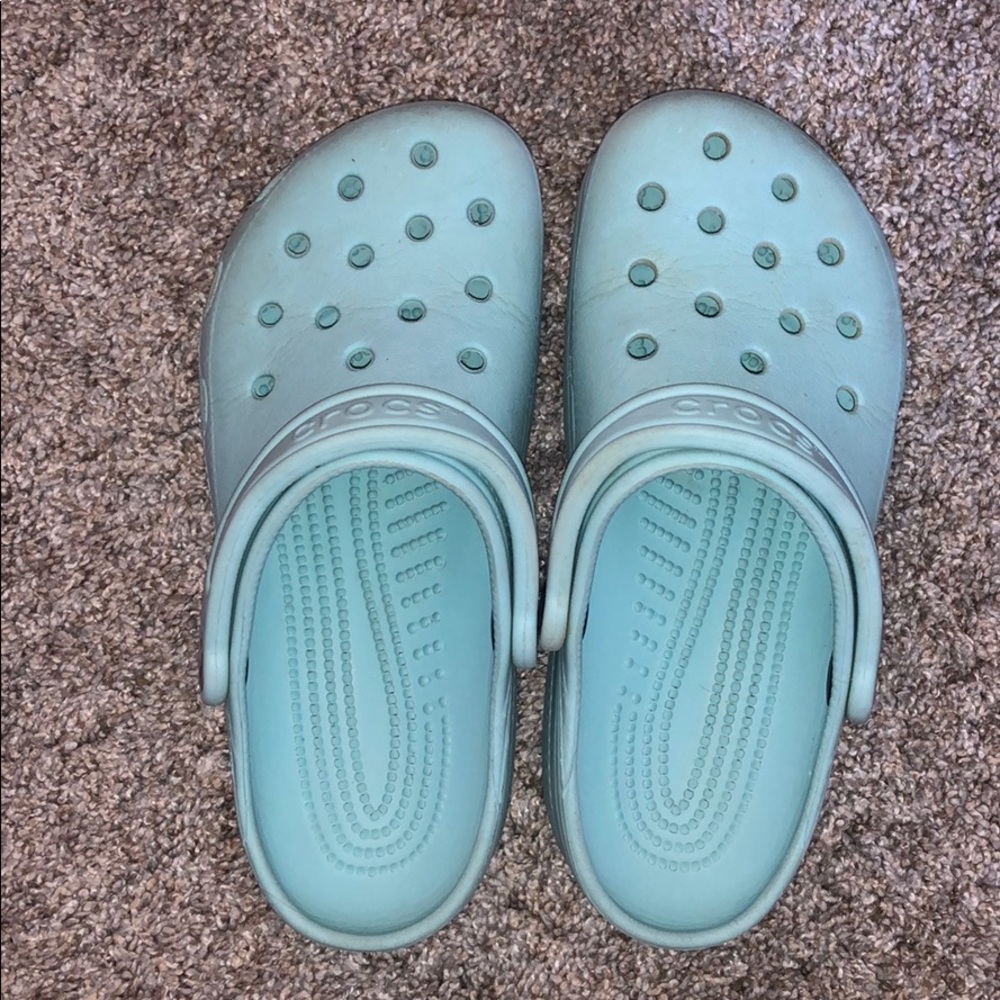 Mint crocs